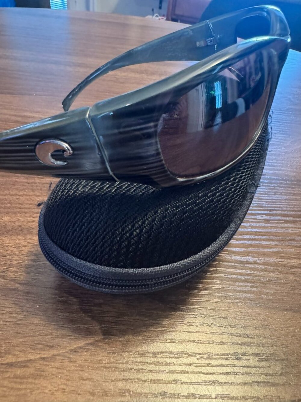 Costa Del Mar Gray Striped Wrap Sunglasses Read Condition With Case - Picture 8 of 13